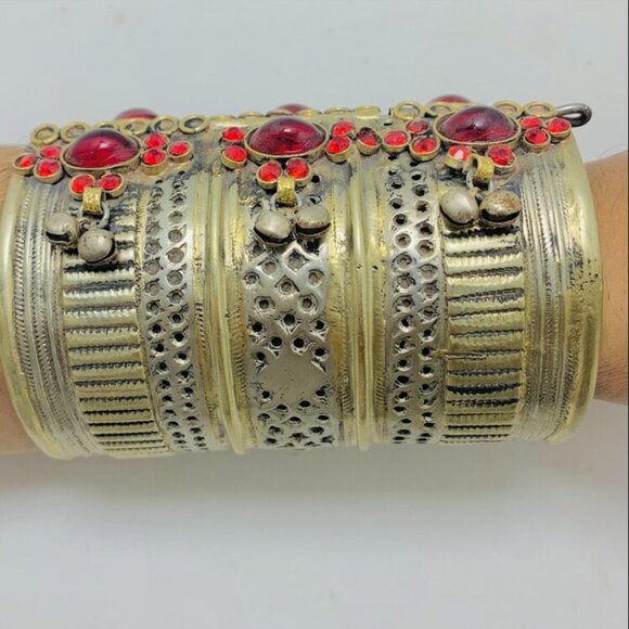 Single Handmade Kuchi Cuff Bracelet: Afghan Red Stone Tribal Jewelry - Picture 13 of 14